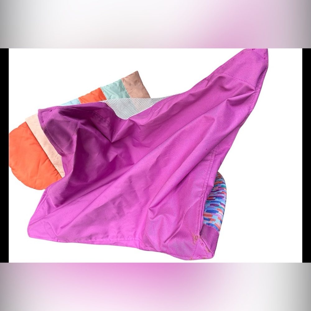 American Girl S'More Fun Camping tent and sleeping bag for 18 inch Dolls - Picture 6 of 7